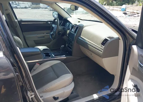 2008 Chrysler 300 Touring z USA, uszkodzony, nr VIN 2C3LA53G08H135619